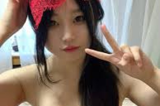 张馨予的军官老公何捷在广州大学被偶遇他现实中真人太帅了